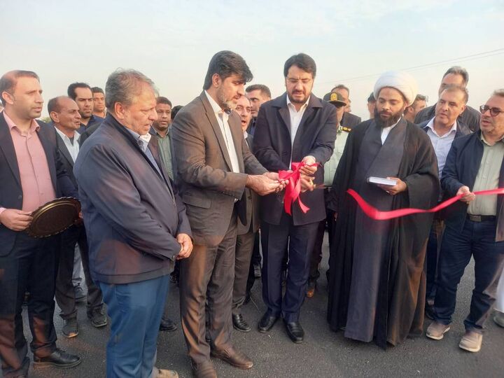 آغاز عملیات اجرایی ۹۳ کیلومتر از باند دوم کریدور نوار ساحلی جنوب/بهرهبرداری از ۵۲ کیلومتر راه و بزرگراه اصلی هرمزگان بذرپاش هرمزگان