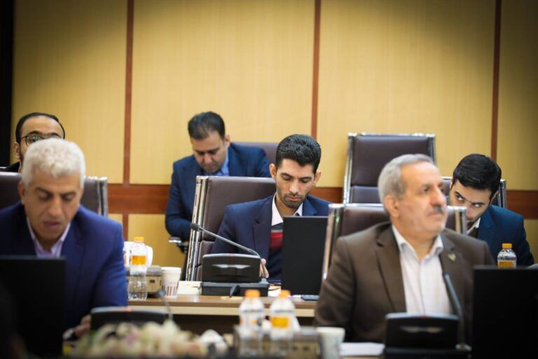 برگزاری نشست مدیرعامل راهآهن با مدیران شرکتهای حملونقل ریلی باری
