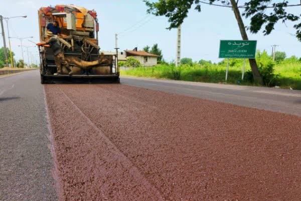 اجرای عملیات بهسازی و روکش حفاظتی آسفالت راههای گیلان میکروسرفیسینگ