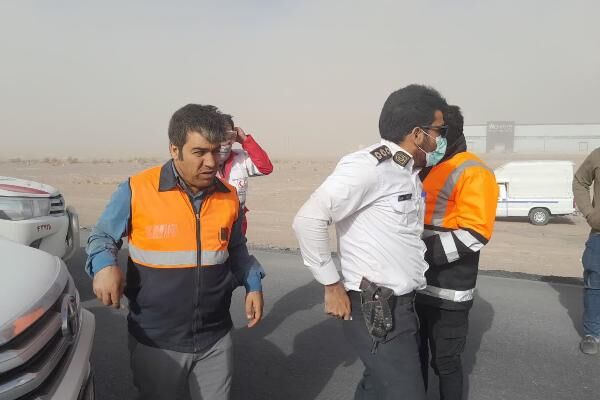 ۲۲ محور اصلی و فرعی و روستایی در استان کرمان بازگشایی شد 22 محور اصلی و فرعی و روستايی در استان كرمان به دليل طوفان شن مسدود شده بود