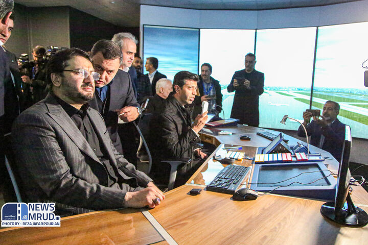 عزم وزارت راه و شهرسازی به حداقل رسیدن سوداگریها و دلالی در بلیت هواپیماها است / ۸ پروژه در فرودگاه مهرآباد به ارزش ۱۵۰۰ میلیارد ریال طی دهه فجر افتتاح میشود  ببینید | بهره برداری از ۸ پروژه به ارزش ۱۵۰۰ میلیارد ریال در فرودگاه مهرآباد با حضور وزیر راه و شهرسازی