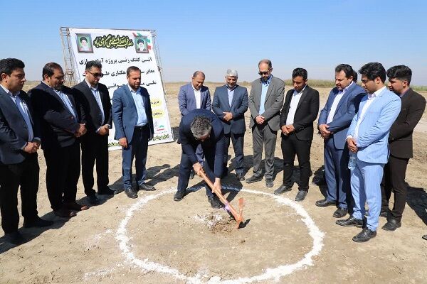 آغاز عملیات اجرایی پروژه آماده سازی طرح نهضت ملی مسکن و جوانی جمعیت در هندیجان ببینید| آغاز عملیات اجرایی آماده سازی سایت احداث طرح نهضت ملی مسکن در هندیجان