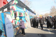 ببینید | برپایی غرفه فرهنگی اداره کل راه و شهرسازی استان البرز در مسیر راهپیمایی 22 بهمنماه 1402