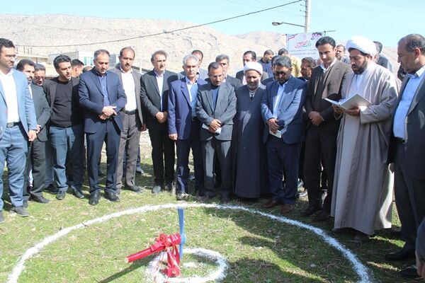 کلنگ زنی احداث واحدهای نهضت ملی مسکن شهرستان بدره استان ایلام کلنگ زنی مسکن ملی بدره (2).JPG