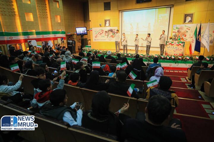 ببینید | برگزاری جشن پیروزی انقلاب به مناسبت دهه مبارک فجر در وزارت راه و شهرسازی