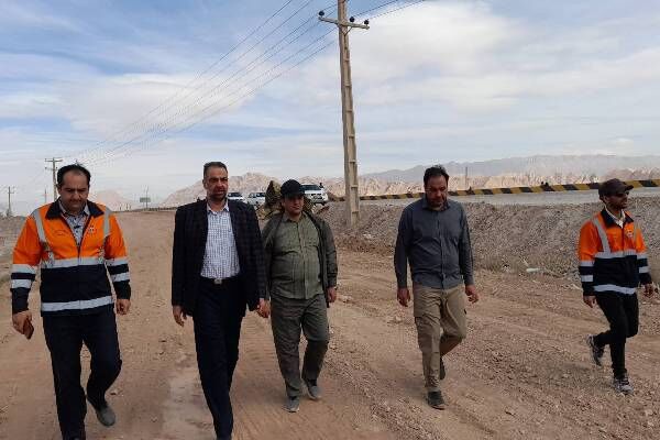 رفع نقطه حادثه خیز سه راهی شاهرخ آباد در کرمان اجرای طرح رفع نقطه حادثه خیز سه راهی شاهرخ آباد کرمان با جدیت راهداری و تاکید دادستان کرمان