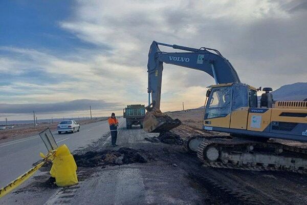 عملیات حفاری، ایمنسازی و بتنریزی فرورفت قنات پلنگ آباد در محور اصلی اشتهارد- ماهدشت نشست قنات