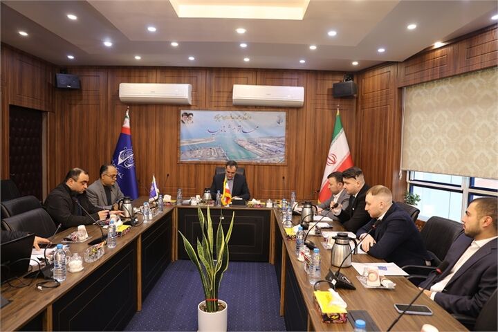 برسی زمینه سرمایهگذاری در بندر امیرآباد با حضور هیات تجاری روسیه نشست