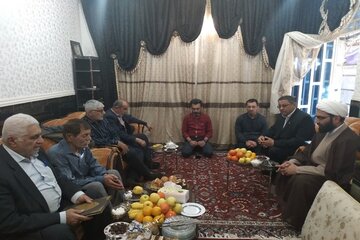 ببینید| دیدار مدیران اداره کل راه و شهرسازی خوزستان با خانواده‌های شهداء، جانبازان و ایثارگران