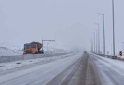 ببینید| اجرای عملیات برف روبی به همت راهداران خراسان جنوبی در سطح محورهای درگیر برف