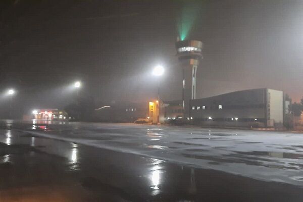 تاخیر دوپرواز در فرودگاه بینالمللی کرمان بهدلیل دید کم فرودگاه کرمان