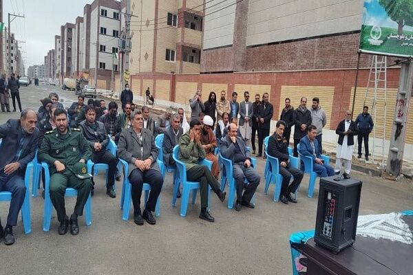 آغاز کاشت ۲۰۰۰ اصله نهال درخت در سایت طرح نهضت ملی مسکن زاهدان سیستان