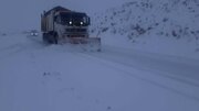 ببینید|تلاش شبانهروزی راهداران خراسان جنوبی برای بازگشایی محورهای مواصلاتی درگیر برف در استان