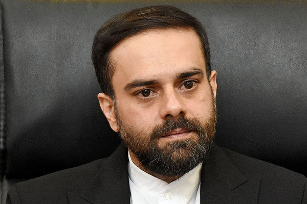 کاشت نهال در راهدارخانه ها و حاشیه راه های استان فارس کاشت نهال در راهدارخانه ها و حاشیه راه های استان فارس