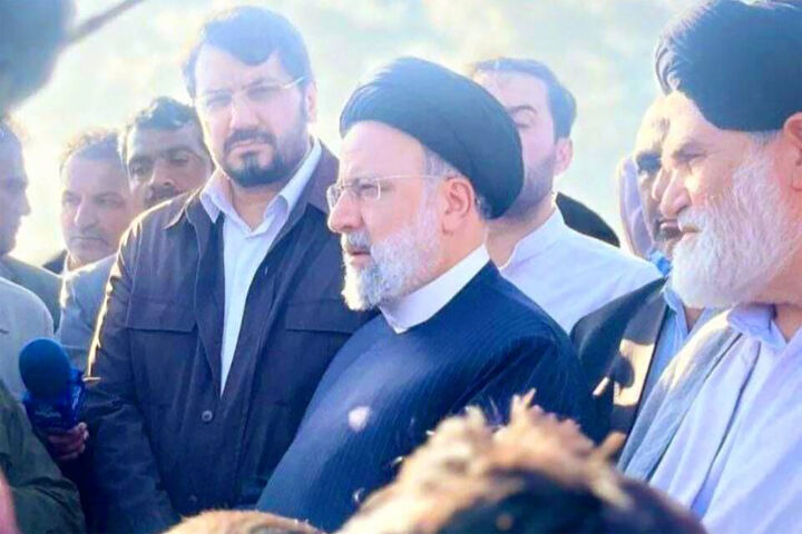 بازدید وزیر راه و شهرسازی از مناطق درگیر سیلاب در نگور رئیس جمهور و سیل سیستان