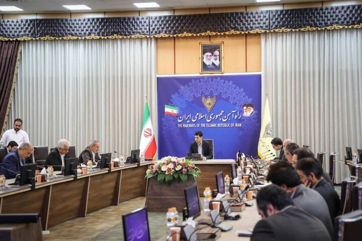 حرکت به سمت سیر هدفمند واگنها و لکوموتیوها و کاهش توقفات ناوگان صالحی