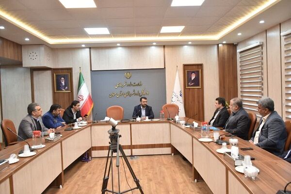 جلسه استفاده از ظرفیت فناوریهای نوین در پروژههای نهضت ملی مسکن سمنان برگزار شد  اعضای انجمن انبوه سازان