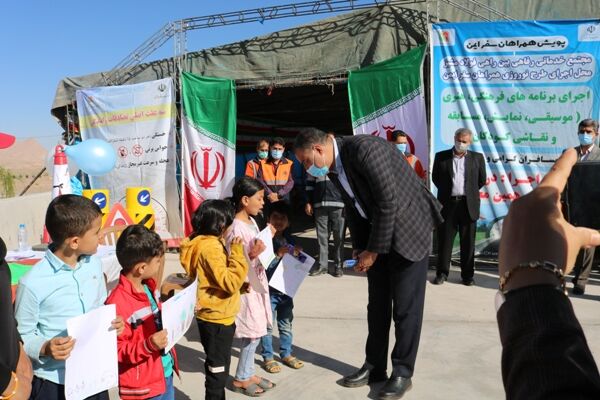 طرح پویش  نوروزی «چشم به راهیم» در جادههای استان کرمان اجرا می شود طرح پویش  نوروزی «چشم به راهيم» در جاده های استان كرمان اجرا می شود
