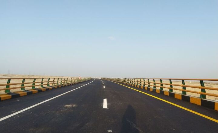ببینید|زیر بار ترافیک رفتن 47 کیلومتر بزرگراه  در محورهای زابل- زاهدان و زاهدان- بیرجند به همراه پل شیله در آستانه نوروز 1403