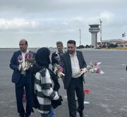 ببینید| استقبال از مسافران پرواز تهران _ گرگان با اهدای شاخه گل به مناسبت فرار رسیدن سال نو