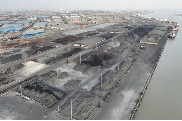بارگیری ۸۲ هزار تن مواد معدنی در شناور بزرگ برای اولین بار در بندرامام خمینی(ره) بندر امام خمینی
