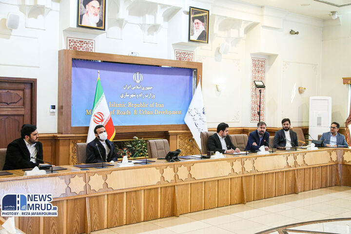 احصای راهبردها و برنامههای وزارت راه و شهرسازی جهت تحقق شعار سال «جهش تولید با مشارکت مردم» ببینید| جلسه مرکز سیاستهای راهبردی وزارت راه و شهرسازی با موضوع احصای برنامهها و راهبردها برای تحقق شعار سال