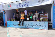 ببینید|گوشه ای از برنامه های مختلف و متنوع در ایستگاه پویش چشم به راهیم استان کرمانشاه که با استقبال مسافرین نوروزی همراه بود.