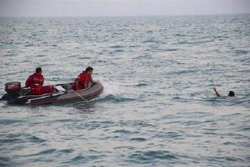 نجات ۲ گردشگر نوروزی از خطر غرق در آب‌های بندر امام حسن(ع)