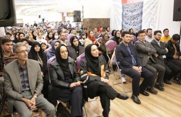 ویدیو|اجرای برنامه‌های شاد و متنوع در مجتمع شهر شادی پارسیان زنجان