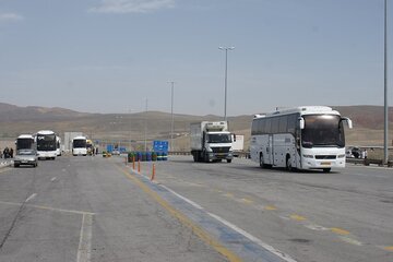 تردد ۳ میلیون و ۵۳۲ هزار وسیله نقلیه در محورهای استان سمنان در فروردین ماه سال جاری
