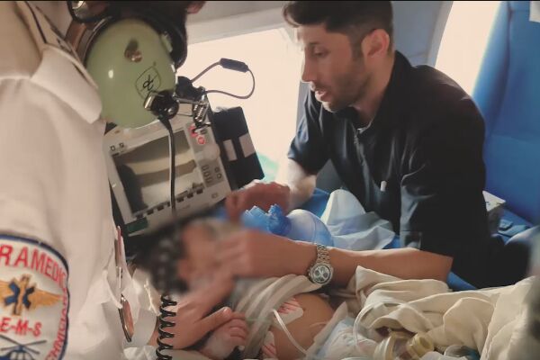 انتقال کودک بدحال از فرودگاه شهدای گرگان به مشهد اورژانس هوایی