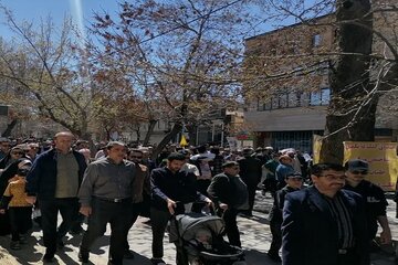 ببینید| حضور مدیرکل و جمعی از پرسنل اداره راه و شهرسازی استان همدان در راهپیمایی روز قدس در کنار اقشار مختلف مردم