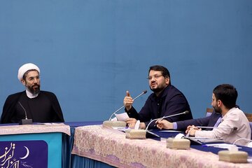 وزیر راه و شهرسازی در نشست رمضانی رئیس جمهوری با تشکل ها و فعالان دانشجویی