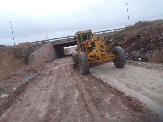 تسطیح و تیغزنی ۷۰۰ متر از محور روستایی چپ چپ در بخش زنجانرود  راهداری زنجان