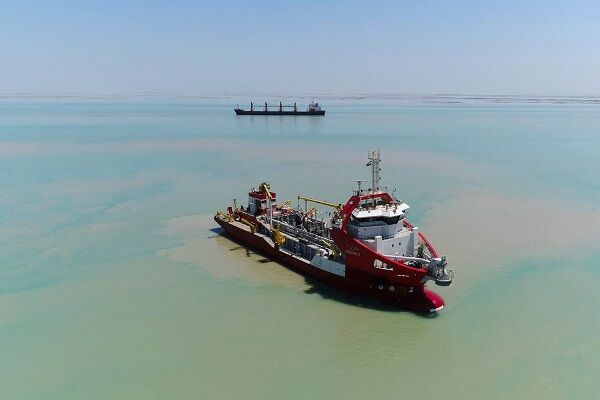 رشد ۴۶ درصد لایروبی در اسکلهها و آبراههای منطقه ویژه اقتصادی بندر امام خمینی(ره) لایروبی بندر امام