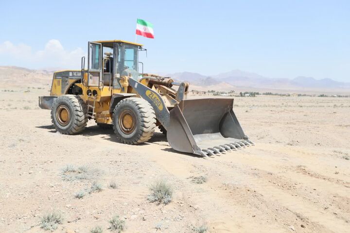 عملیات آمادهسازی سایت ۲۰۵ هکتاری نهضت ملی مسکن در سمنان آغاز شد سایت ۲۰۵ هکتاری سمنان