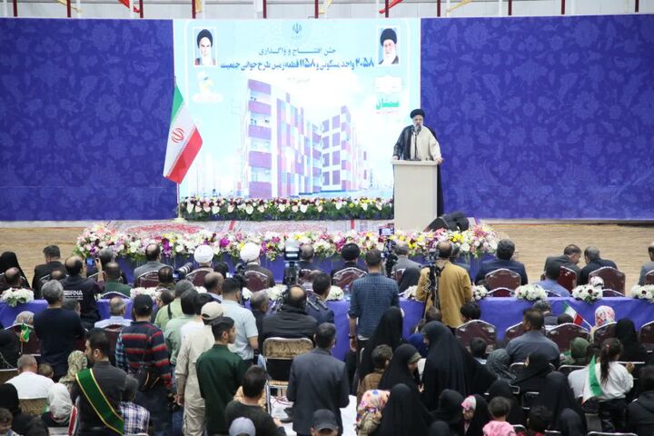 واگذاری ۲ هزار و ۵۸ واحد مسکونی و یکهزار و ۱۵۸ قطعه زمین طرح جوانی جمعیت در استان سمنان رئیسی