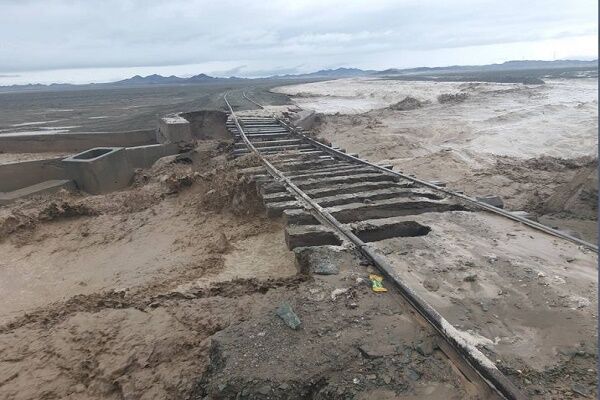 سیلاب مسیر ریلی راه آهن زاهدان- میرجاوه را مسدود کرد