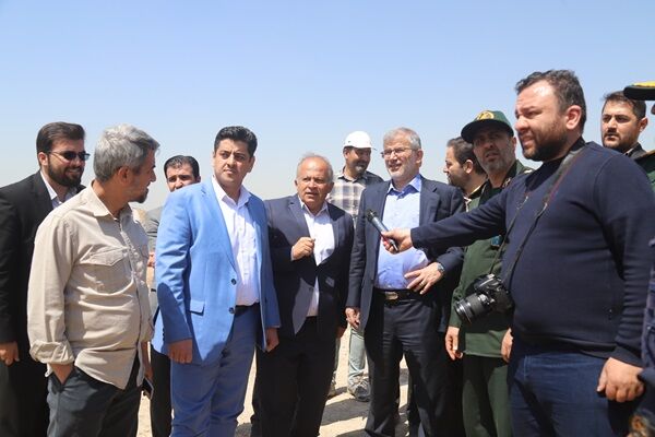 بازدید از کارخانه تأمین مصالح پروژههای طرح نهضت ملی مسکن صالحیه و نصرت آباد ببینید | بازدید از کارخانه تأمین مصالح پروژههای طرح نهضت ملی مسکن صالحیه و نصرت آباد