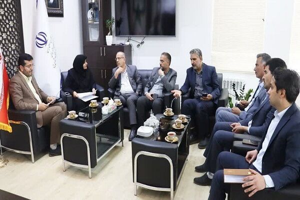 بررسی موضوعات حوزه راه و شهرسازی با حضور نماینده مردم تفت و میبد در مجلس و فرماندار 12.jpg