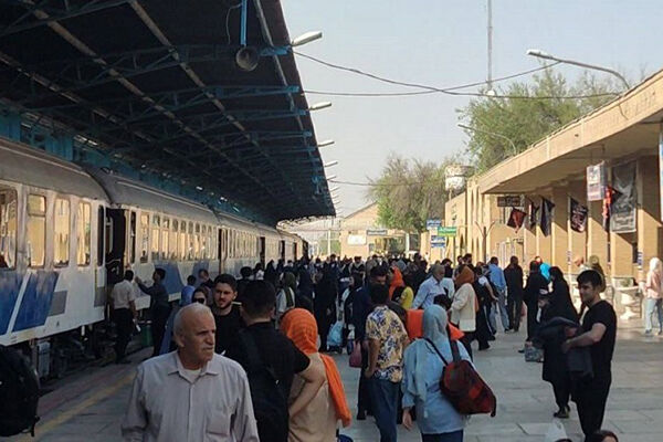جابهجایی بیش از ۲۱ هزار مسافر نوروزی در راهآهن زاگرس مسافران ریلی