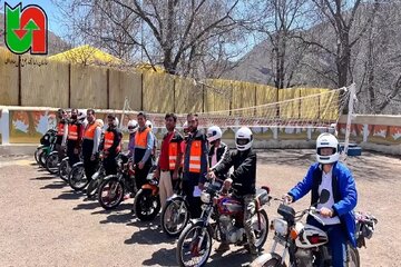 ویدیو|همایش ارتقای ایمنی راکبین موتور سیکلت و دانش آموزان در  مدرسه ۱۲ فروردین روستای جوستان طالقان