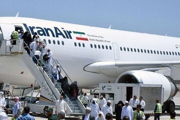 ورود اولین پرواز زائران حج عمره استان تهران به فرودگاه مدینه منوره