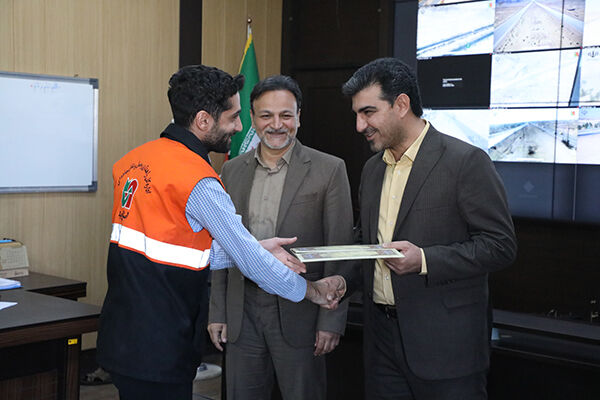 کسب رتبه اول توسط مرکز مدیریت راه های استان یزد در ارزیابی عملکرد مرکز مدیریت راه های استان یزد