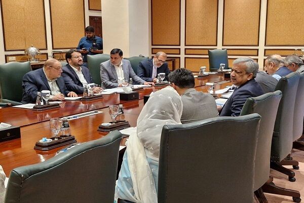 توسعه زیرساختهای جادهای و بندری برای دستیابی به تجارت ۱۰ میلیارد دلاری میان ایران و پاکستان بذرپاش