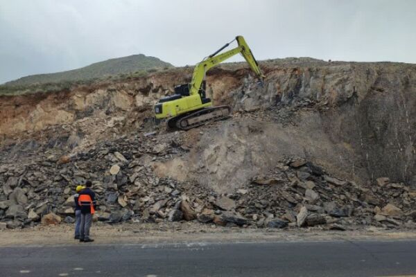 بازسازی، نوسازی و نگهداری ماشین آلات راهداری استان مرکزی با اعتباری بالغ بر ۱۳۲ میلیارد تومان دمه کمر اراک