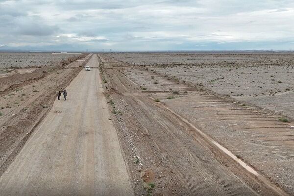 بازدید معاون شهرسازی و معماری اداره کل راه و شهرسازی استان از سایت ۷۹۱ هکتاری شهرک پردیس زندگی ۲ یزد 02.jpg