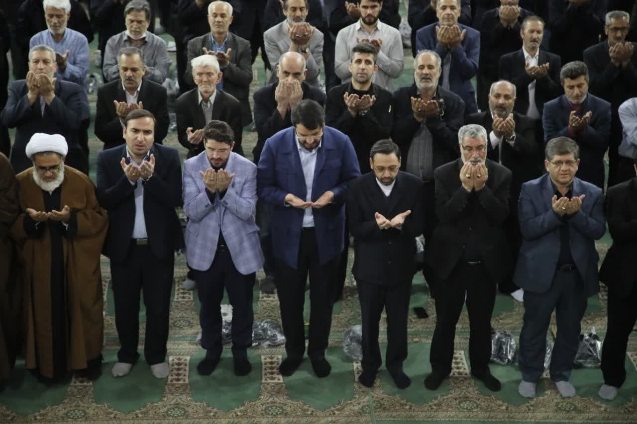 وزیر راه و شهرسازی با امام جمعه تبریز دیدار کرد