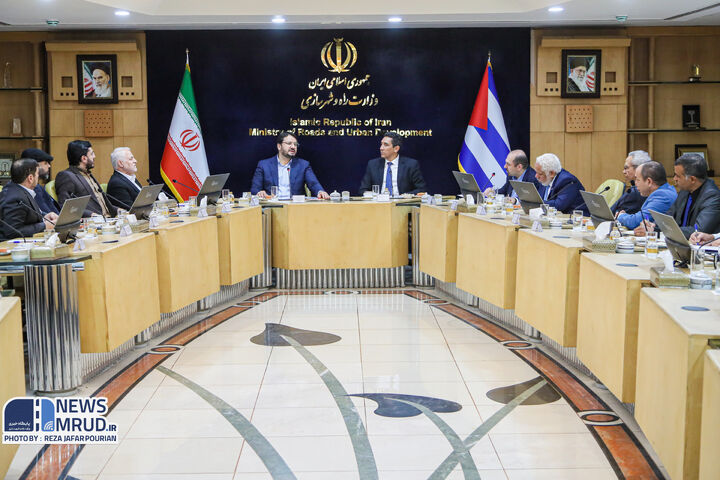 همکاریهای ایران و کوبا در حوزه حملونقل توسعه مییابد  ببینید| دیدار  وزیر راه و شهرسازی جمهوری اسلامی ایران و وزیر حمل و نقل جمهوری کوبا در تهران