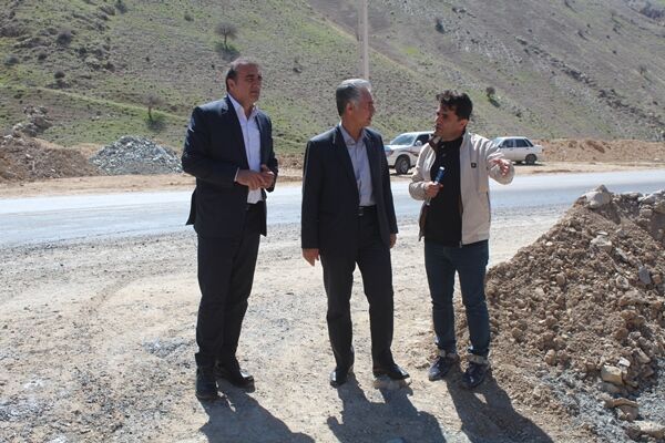 قطعه رانشی محور ایلام- مهران درکیلومتر ۱۱ تا اربعین به صورت استاندارد زیر بار ترافیک میرود  بازدید مدیر کل راه و شهرسازی از قطعه رانشی.JPG